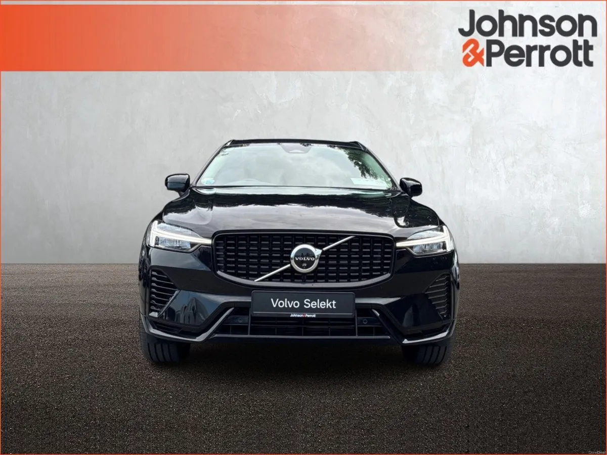Volvo XC60 T6 Recharge PHEV 350hp Plus Dark  (Two - Image 4