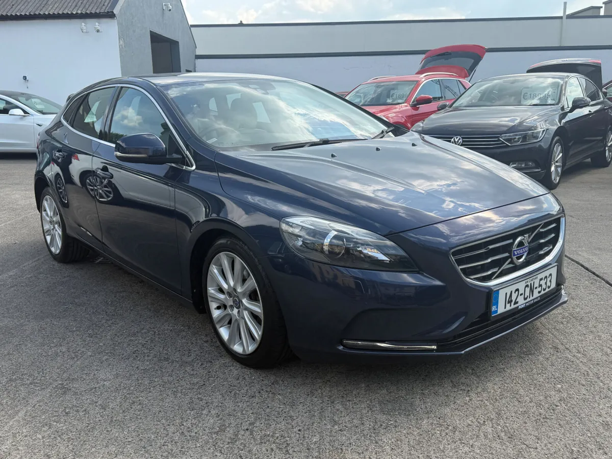 142 VOLVO V40 2.0 DIESEL  SE LUX AUTO = LEATHER = - Image 3