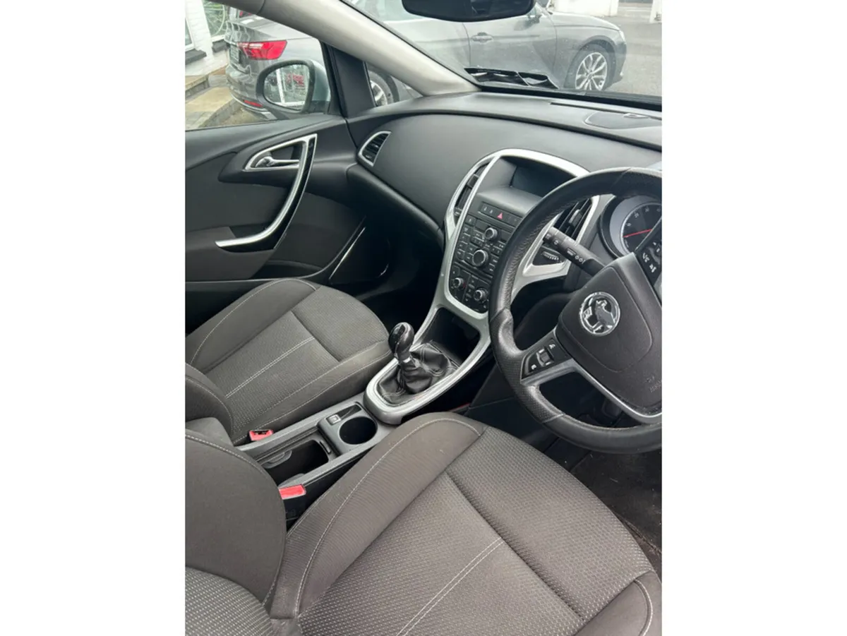 Vauxhall Astra 2012 - Image 4