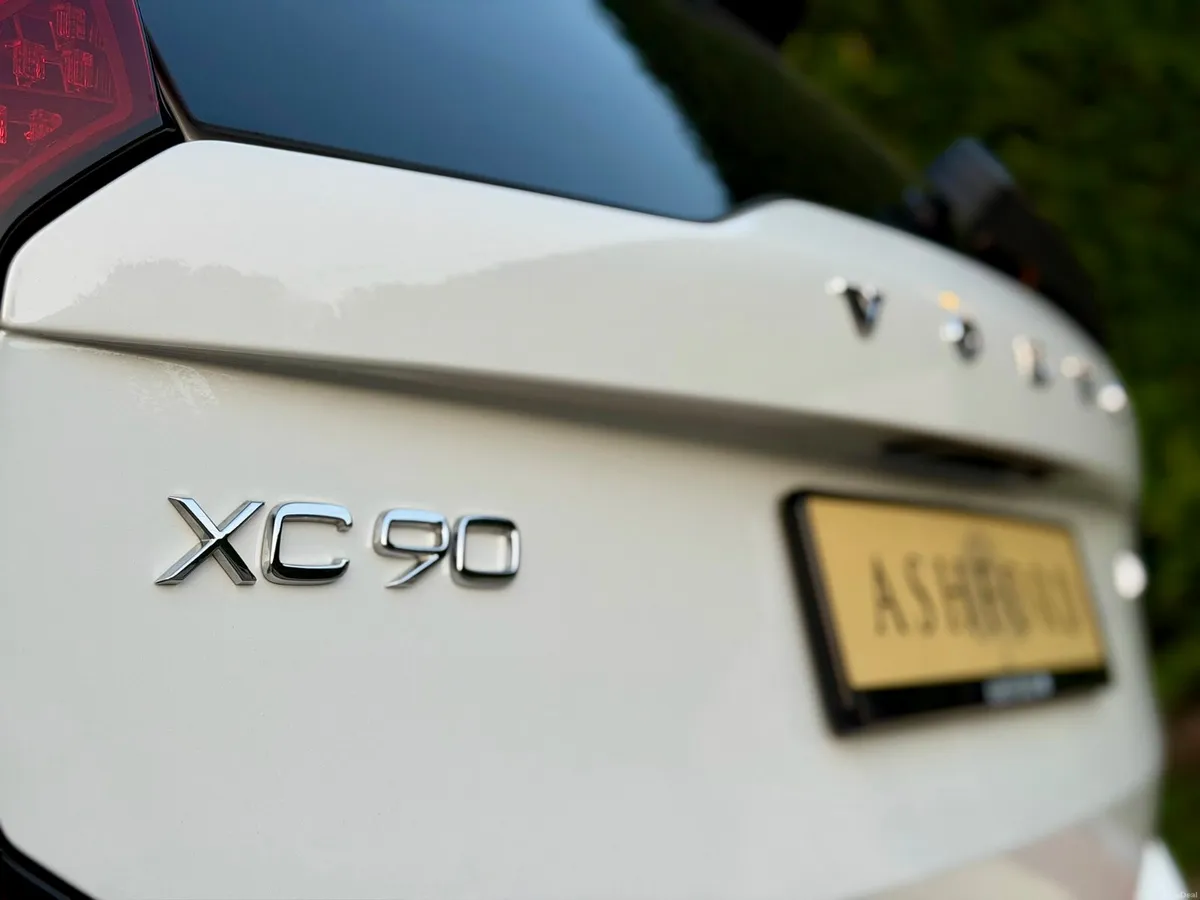Volvo XC90 DARK PLUS 455BHP Great spec 7 seats - Image 6