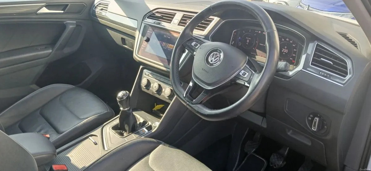 Volkswagen Tiguan R-Line 2.0 TDI 150HP **REAR VIEW - Image 5