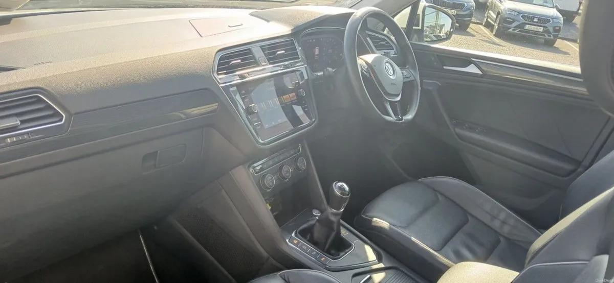 Volkswagen Tiguan R-Line 2.0 TDI 150HP **REAR VIEW - Image 3
