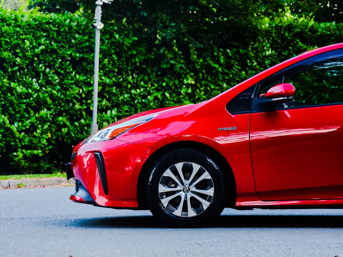 2019 Toyota Prius 1.8 Petrol Hybrid Auto Premiem L - Image 4