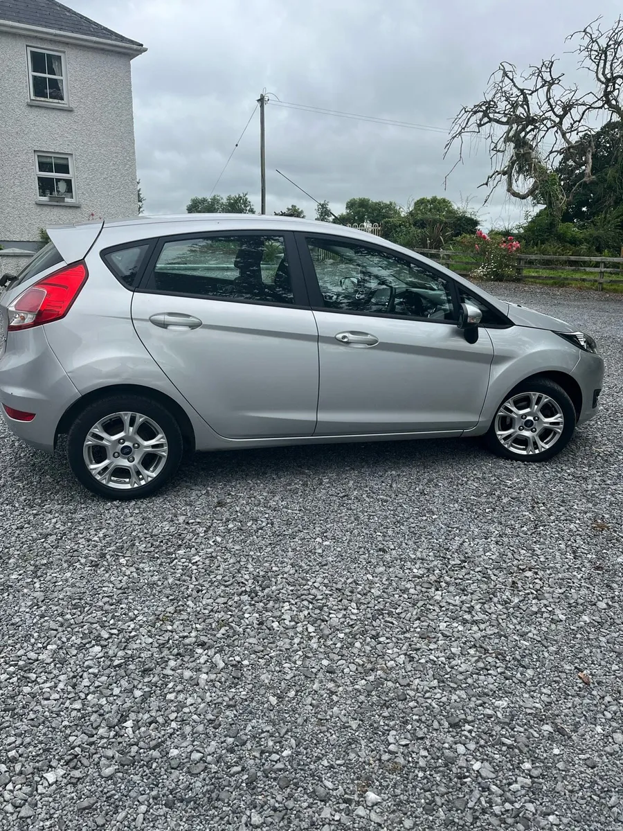 Car - Image 2