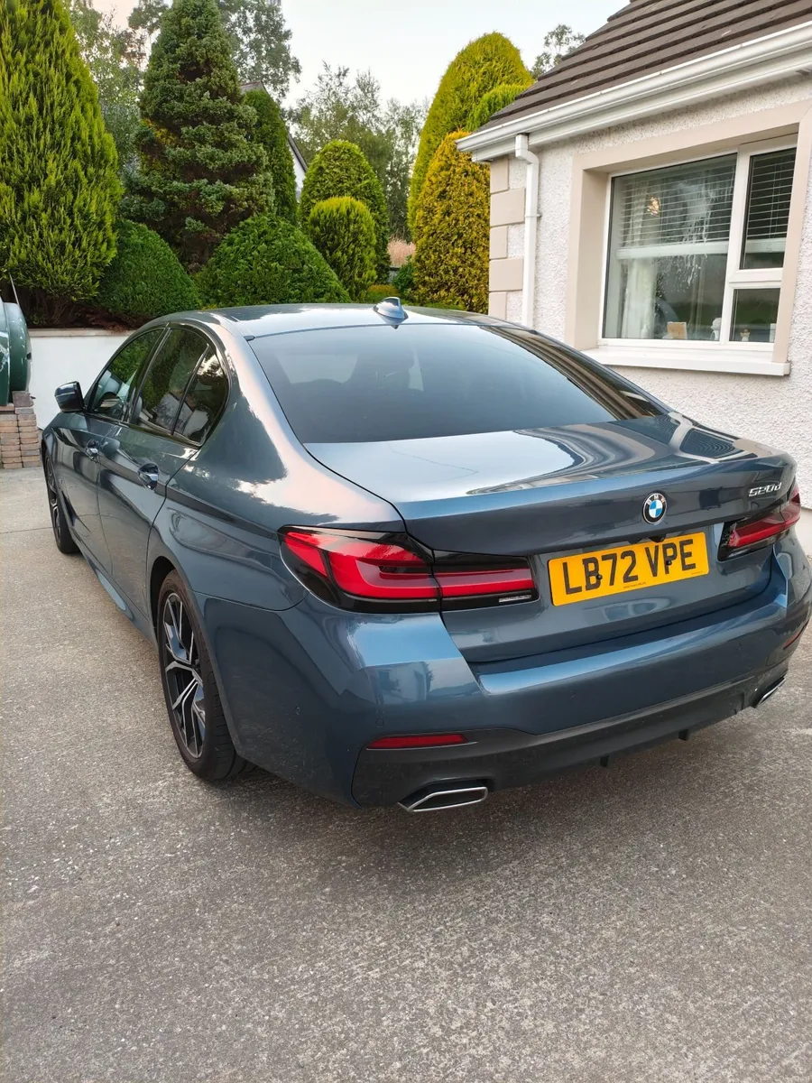 BMW 5-Series 2022 MHEV M Sport - Image 4
