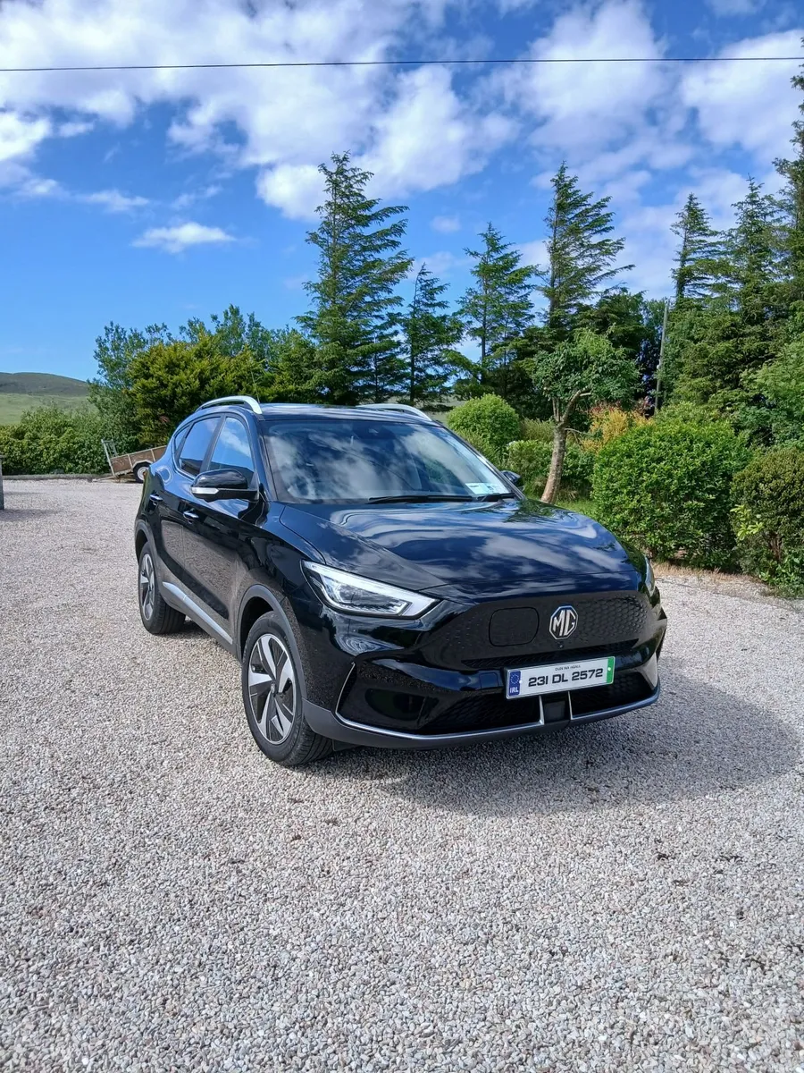 MG ZS 2023 - Image 1