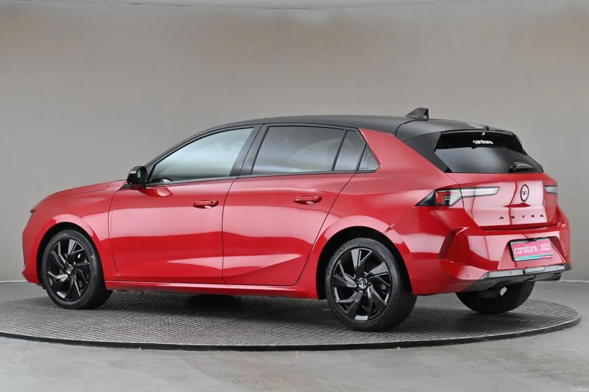 Opel Astra 1.2 SRI 6SPD 130BHP **SPORT SEATS**360 - Image 6