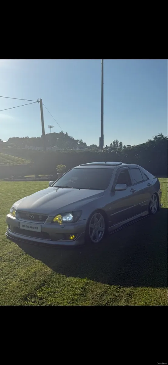 Le Lexus is200 - Image 2
