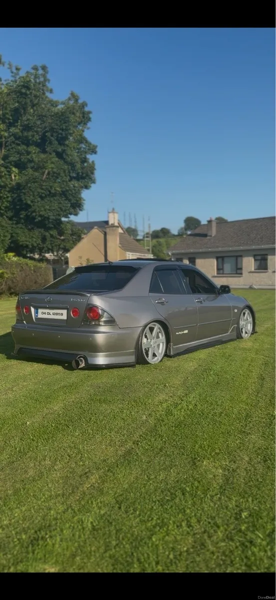 Le Lexus is200 - Image 4