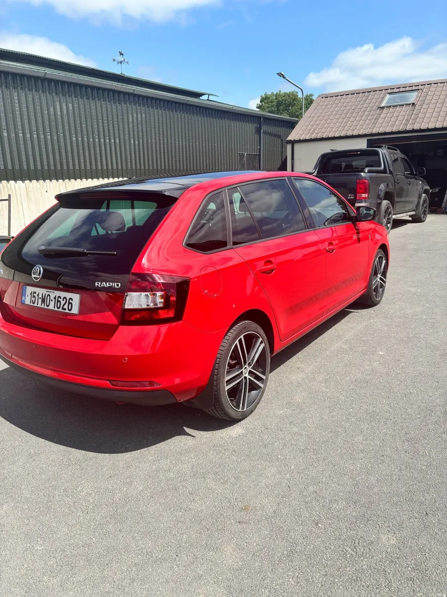 Skoda Rapid 2015 - Image 2