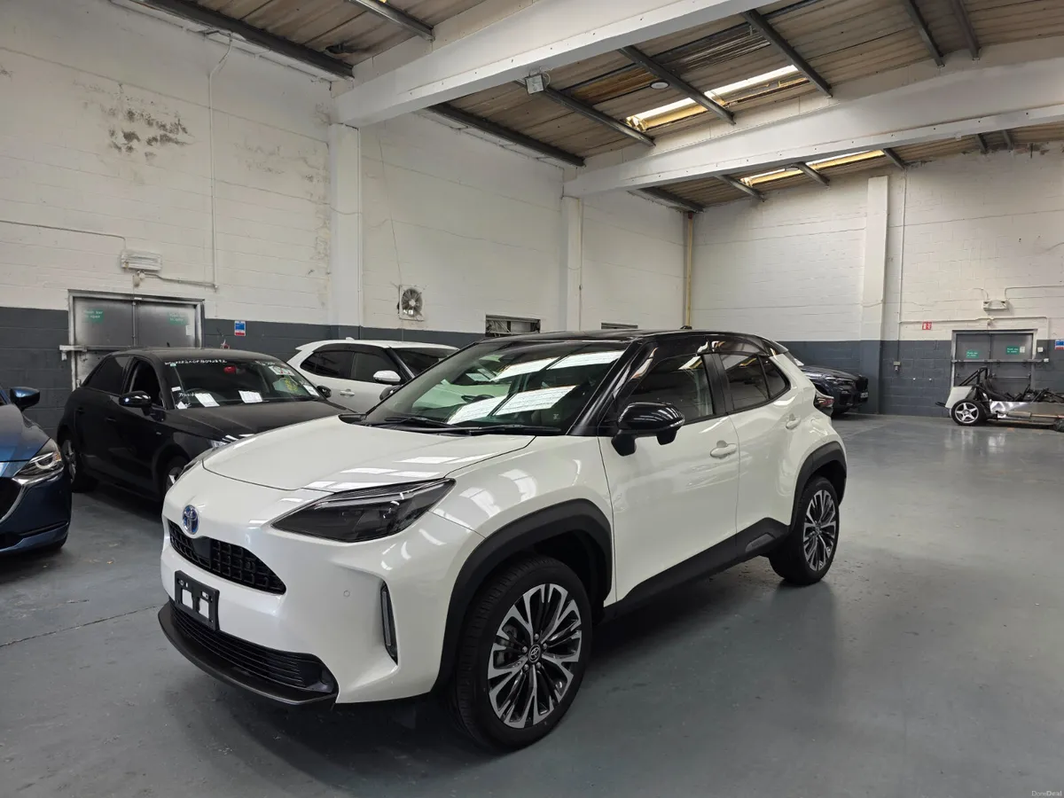 2022 Toyota Yaris Cross Hybrid - Image 3