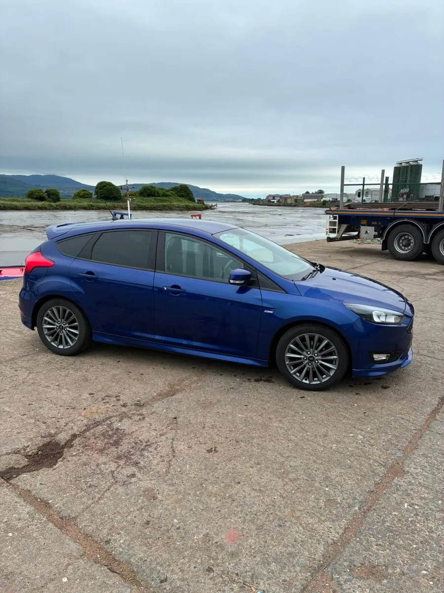 Ford Focus 2018 - Image 2