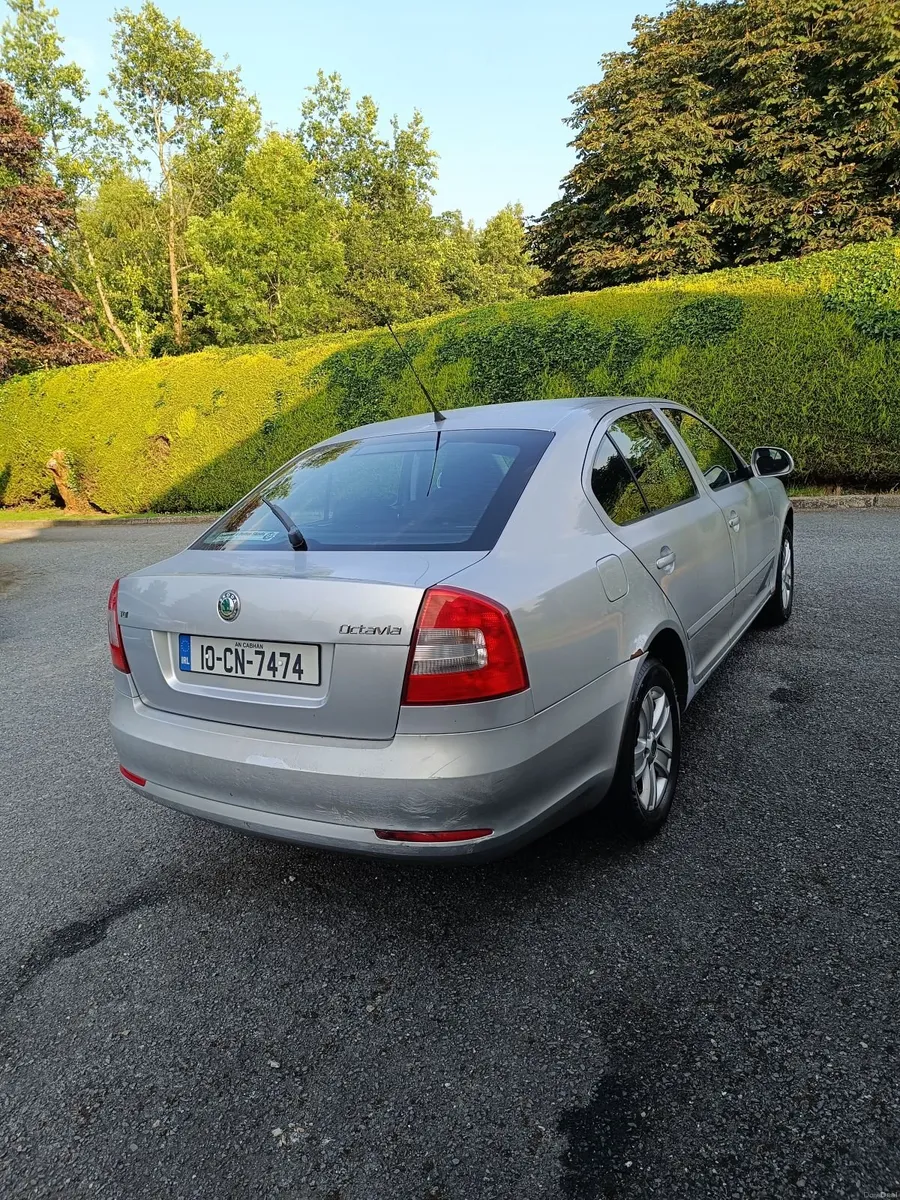 Skoda Octavia 2010 - Image 2