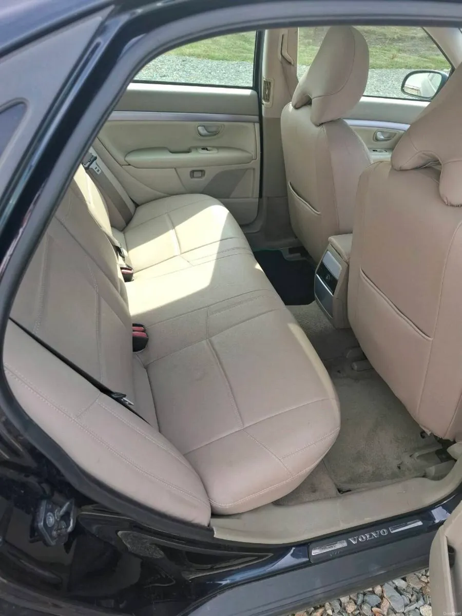 Car - Image 4