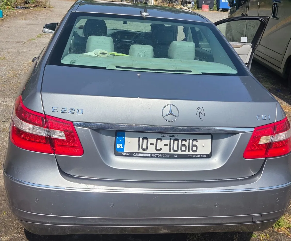Mercedes-Benz E-Class 2010 - Image 1