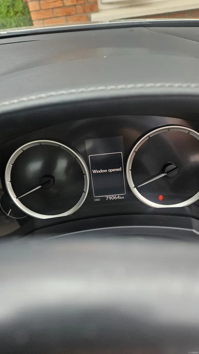 Lexus IS 2014 - Image 4