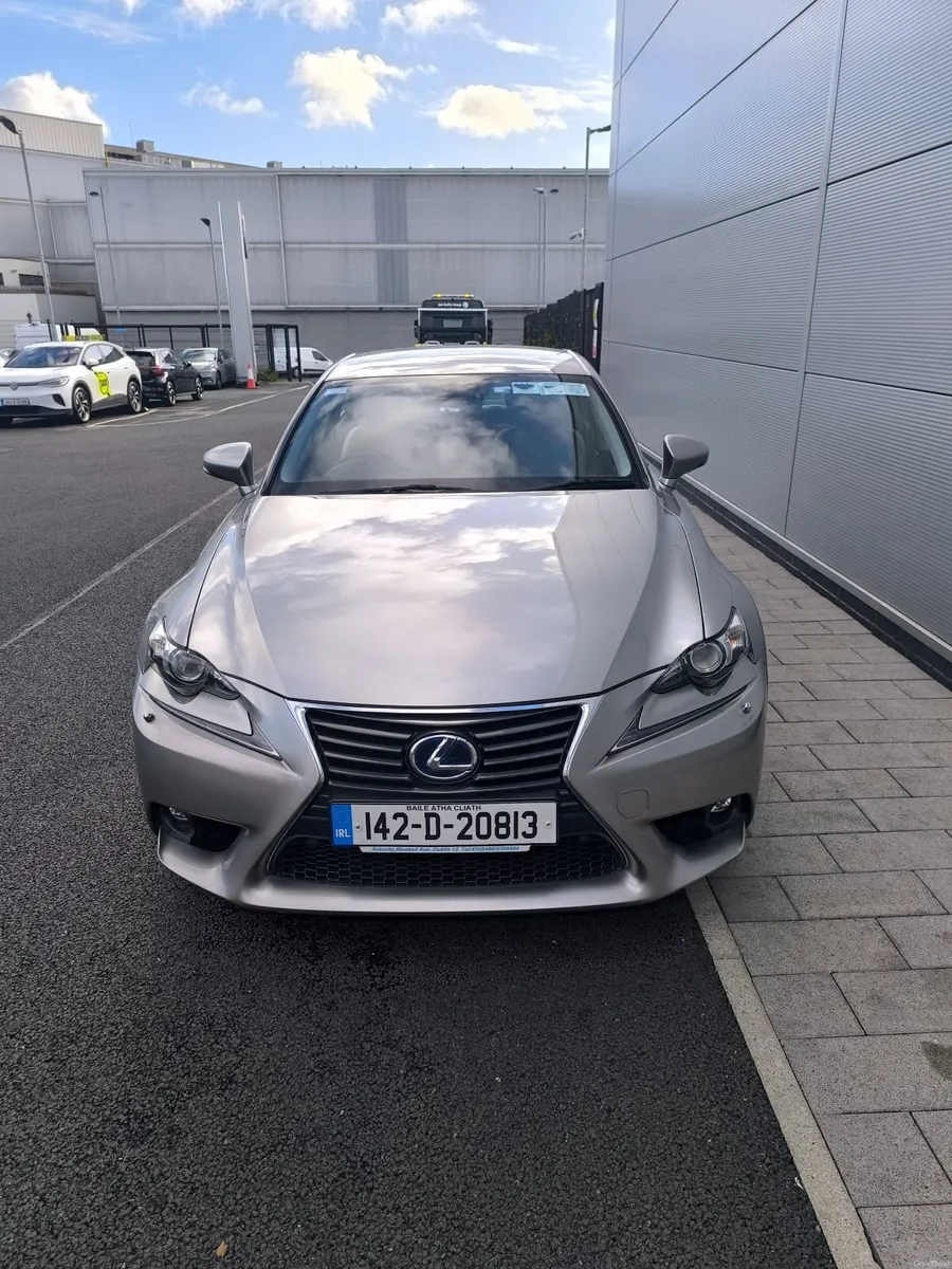 Lexus IS 2014 - Image 1