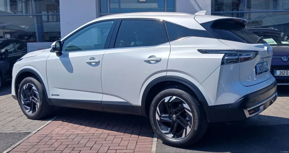 Nissan Qashqai ePOWER QASHQAI SV PREMIUM **AUTOMAT - Image 3