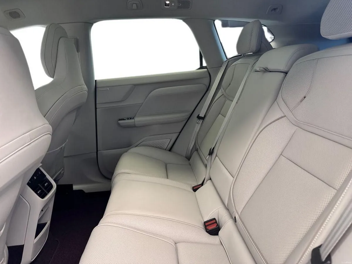 Volvo EX60 P10 AWD ULTRA *AVAILABLE TO TEST DRIVE* - Image 6