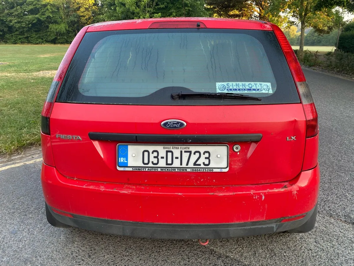 Ford fiesta 5 door 1.4 petrol very clean car - Image 4