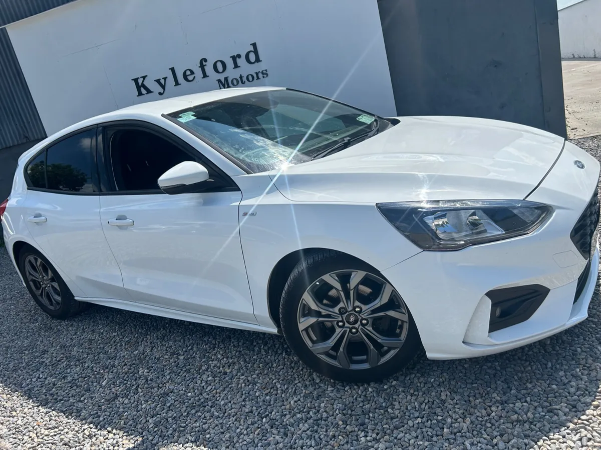 Ford Focus 2019 st Line - Image 1