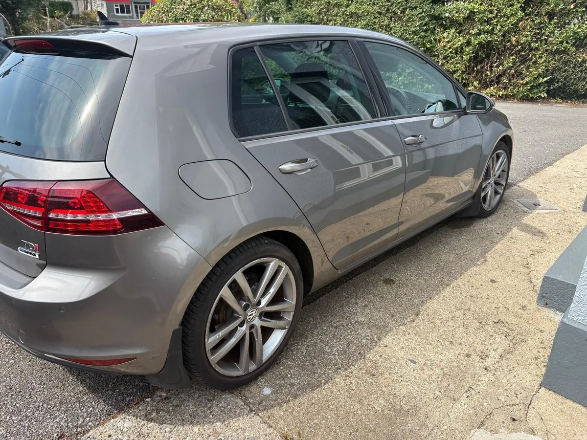 Volkswagen Golf 1.6 TDI Leather & CarPlay - Image 3