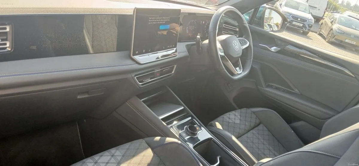Volkswagen Tiguan R-Line  2.0 TDI 150HP DSG **REAR - Image 3