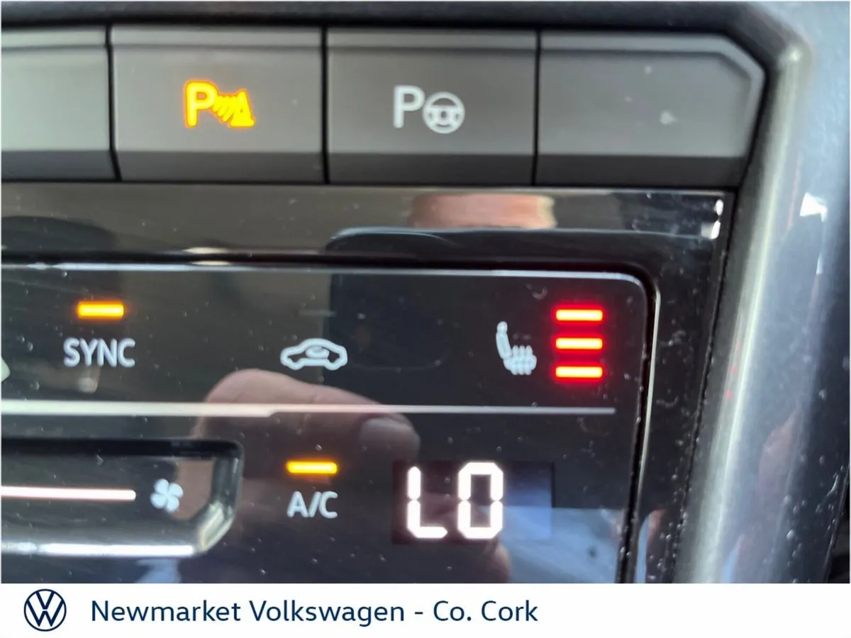 Volkswagen T-Roc 2.0TDI 116BHP STYLE 6 SPEED - Image 4