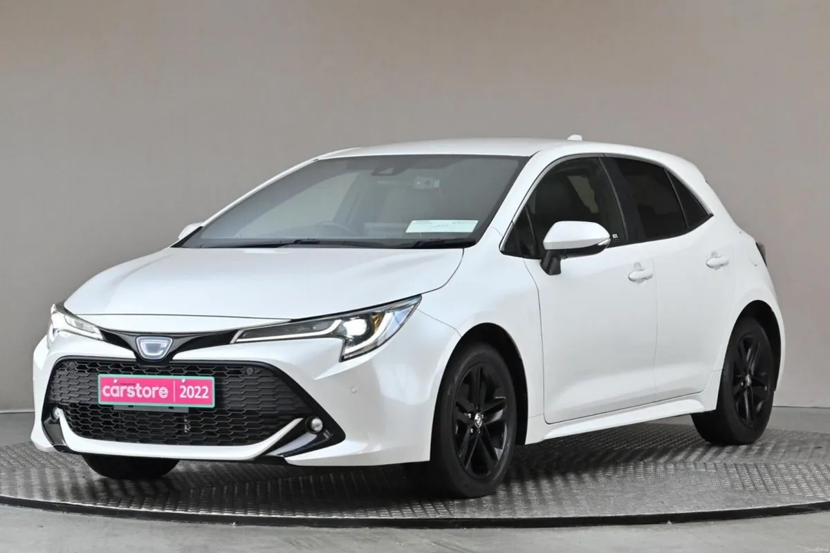 Toyota Corolla 1.8 HYBRID SPORT **HALF LEATHER SPO - Image 3