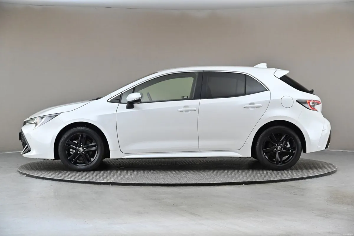 Toyota Corolla 1.8 HYBRID SPORT **HALF LEATHER SPO - Image 5