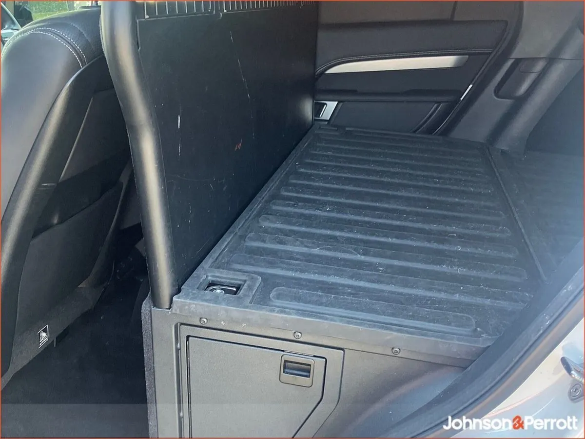Land Rover Discovery DISCOVERY 3.0 D350 DYNAMIC HS - Image 5