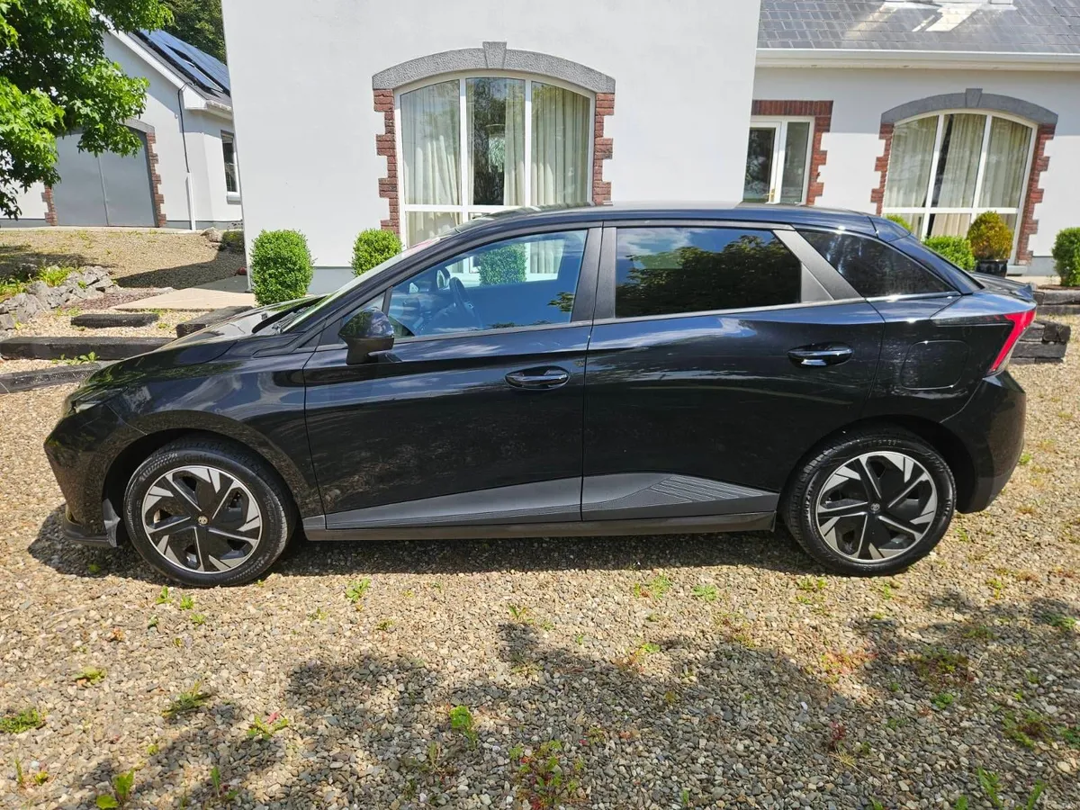 2022 MG4 SR Excite 51kWh EV - Image 3