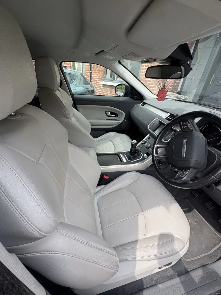 Land Rover Range Rover Evoque 2018 - Image 2