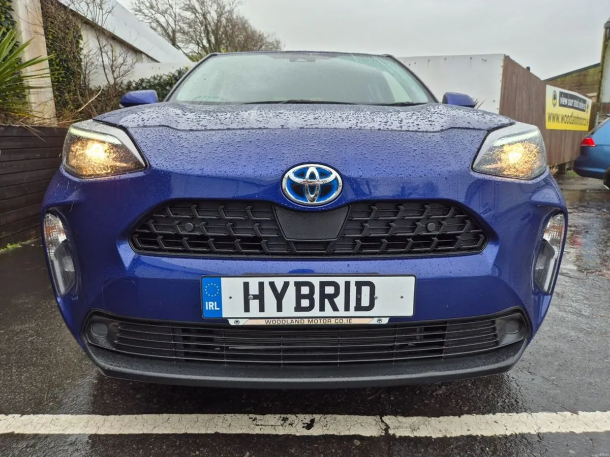 Toyota Yaris Cross 1.5 HYBRID / LOW MILEAGE / TAX - Image 4