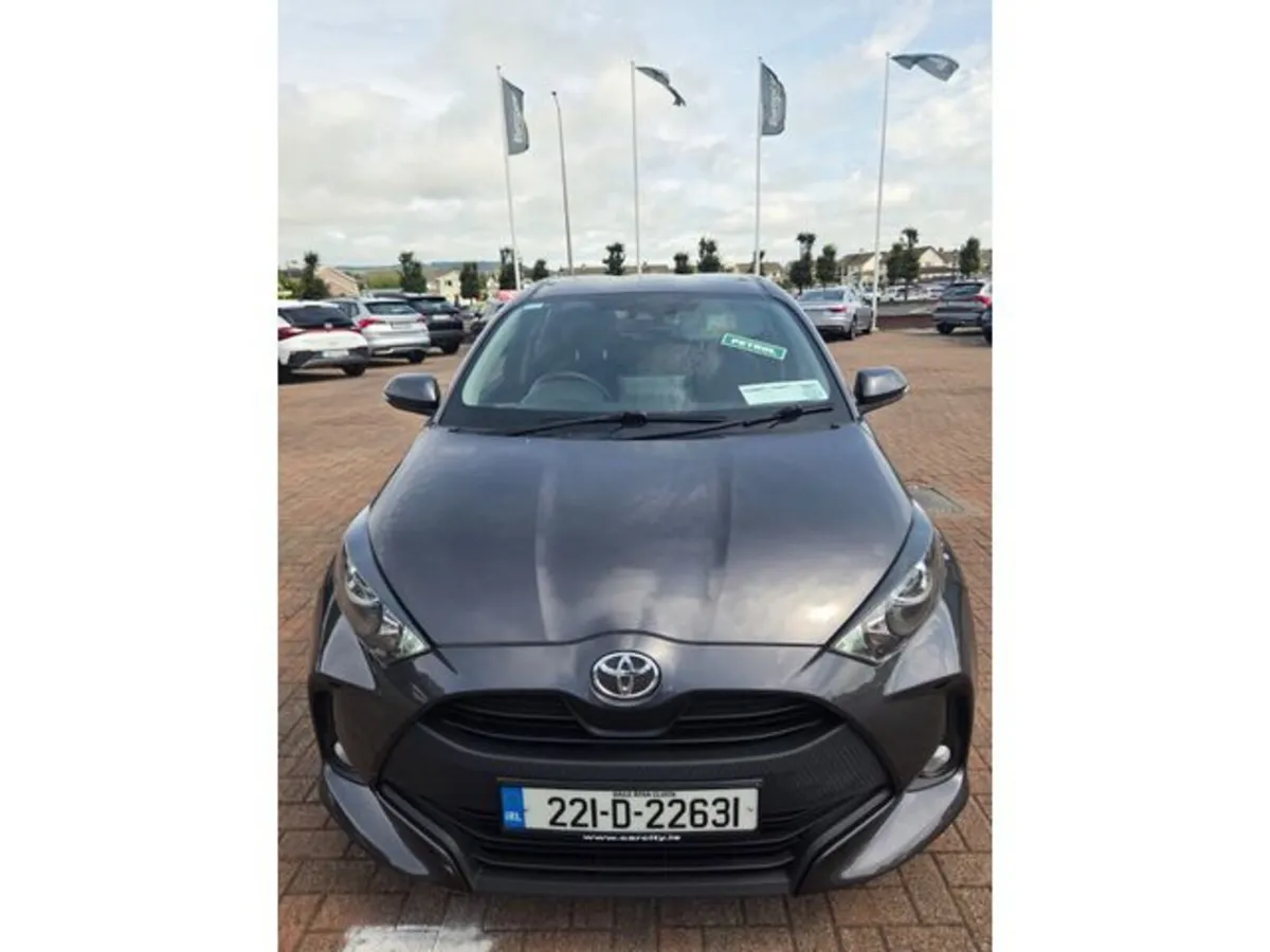 Toyota Yaris 1.0 Luna 4DR - Image 5