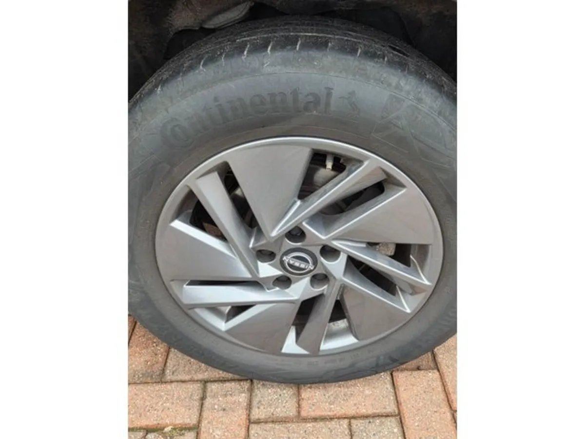 Nissan Qashqai QQ 1.3 HYB SV MY2.75 4DR - Image 6