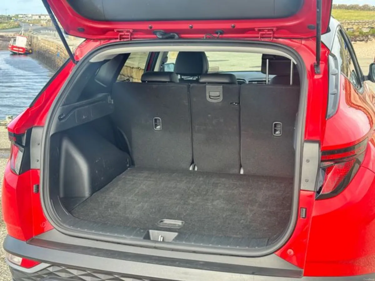 Hyundai Tucson Executive TWO Tone 5DR - Image 6