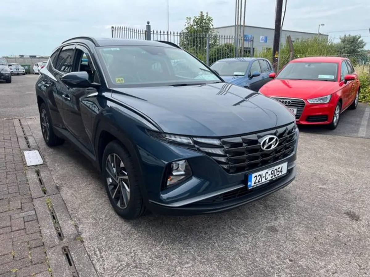 Hyundai Tucson ix35 Executive 5DR - Image 2