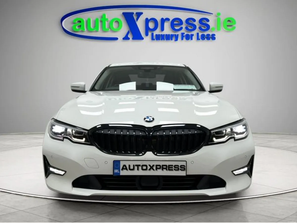 BMW 3-Series 320D xDrive Automatic. - Image 3