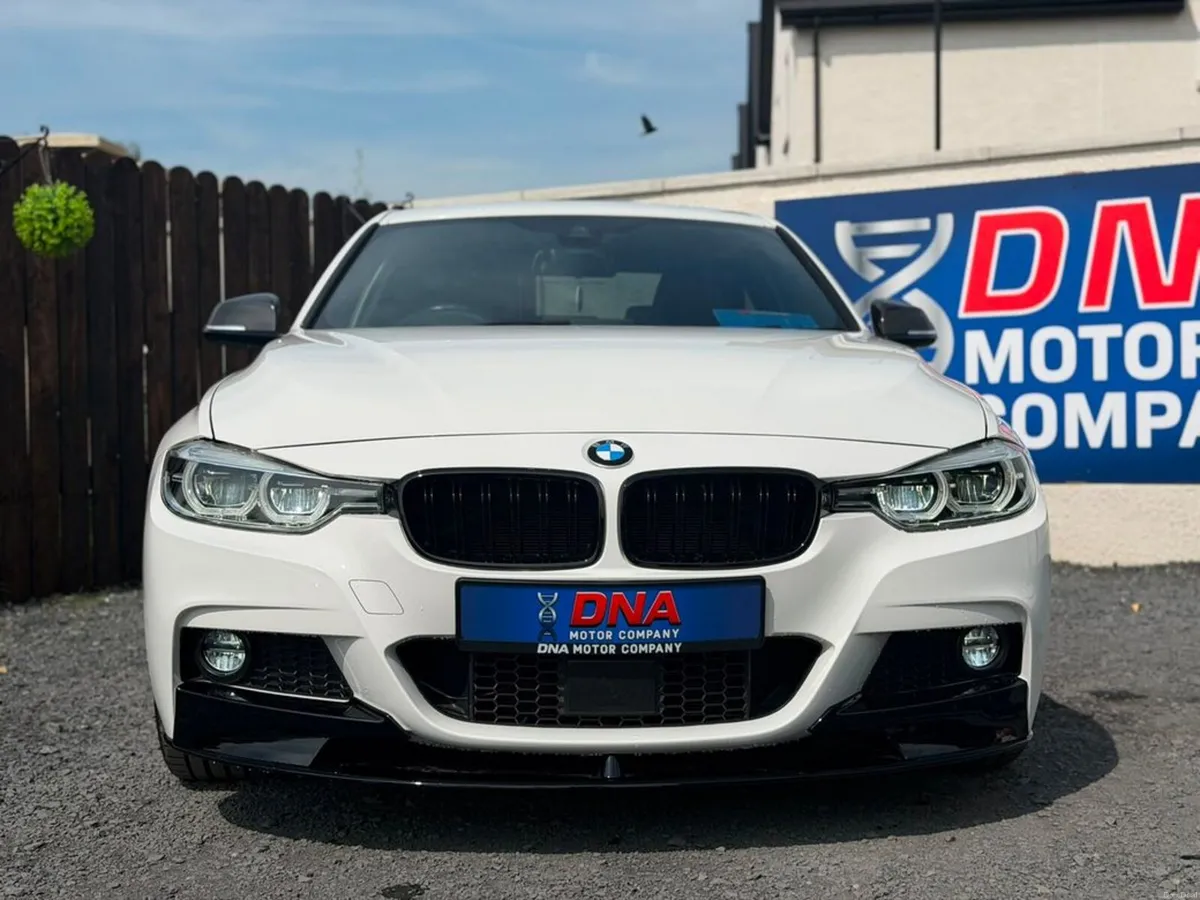 BMW 3-Series 320i - MSPORT - LOW KM - Image 2