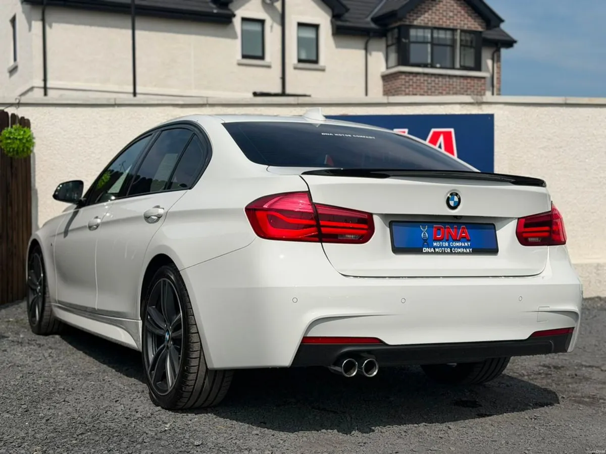 BMW 3-Series 320i - MSPORT - LOW KM - Image 5