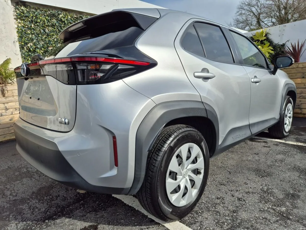 Toyota Yaris Cross 1.5 HYBRID / X SPEC / TAX €160 - Image 5