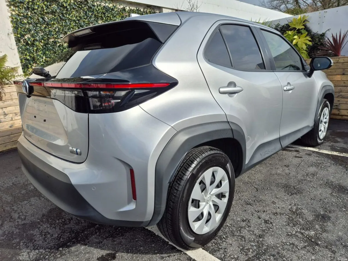 Toyota Yaris Cross 1.5 HYBRID / X SPEC / TAX €160 - Image 6