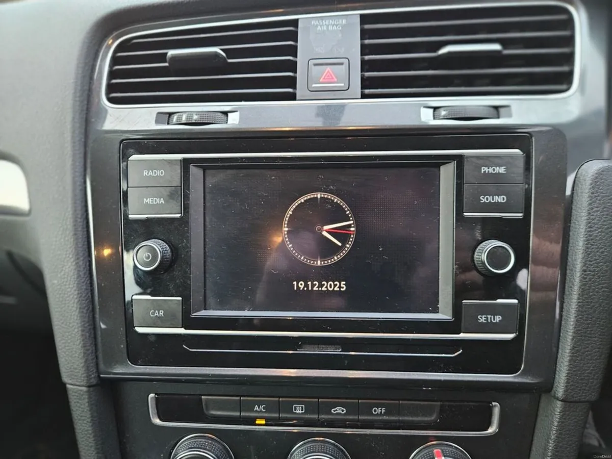 Volkswagen Golf 1.6 TDI 3 dr - Image 5