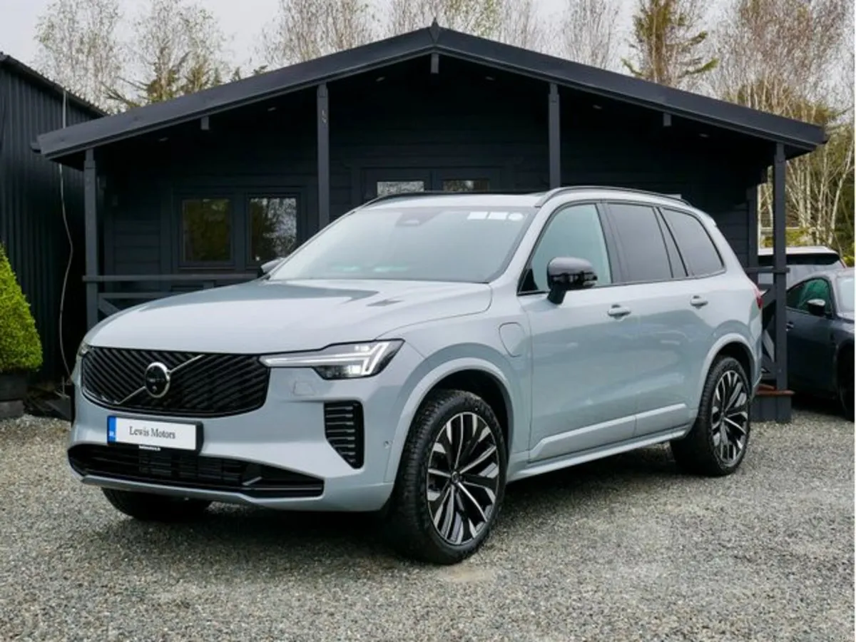 Volvo XC90 T8 PLUS PRO AWD DARK THEME, 360 CAMERA, - Image 3