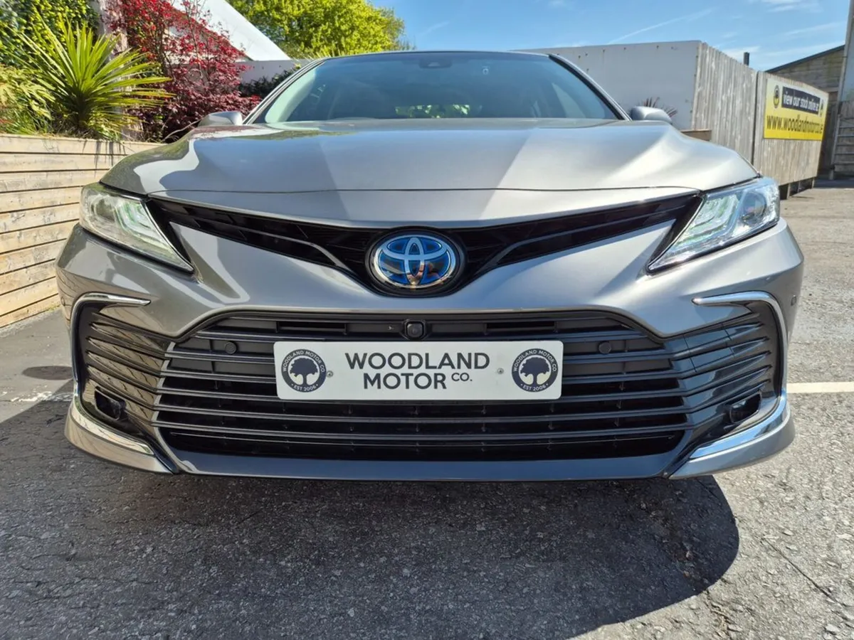 Toyota Camry 2.5 HYBRID / SOL G-PACK HIGH SPEC / L - Image 4