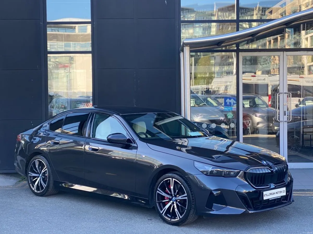BMW i5 40e M-Sport Pro Auto EV - Image 1