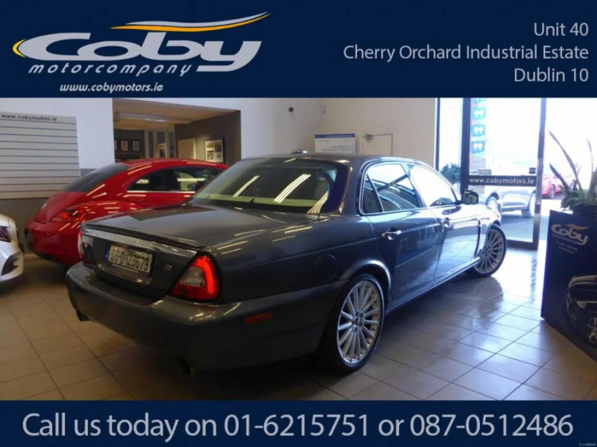 Jaguar XJ 4.2 SUPERCHARGED V8 4DR AUTO 405 BHP. St - Image 5