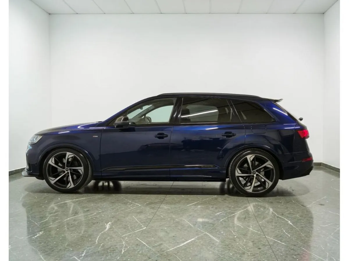 Audi Q7 TFSI E QUATTRO S LINE BLACK EDITION - Image 1