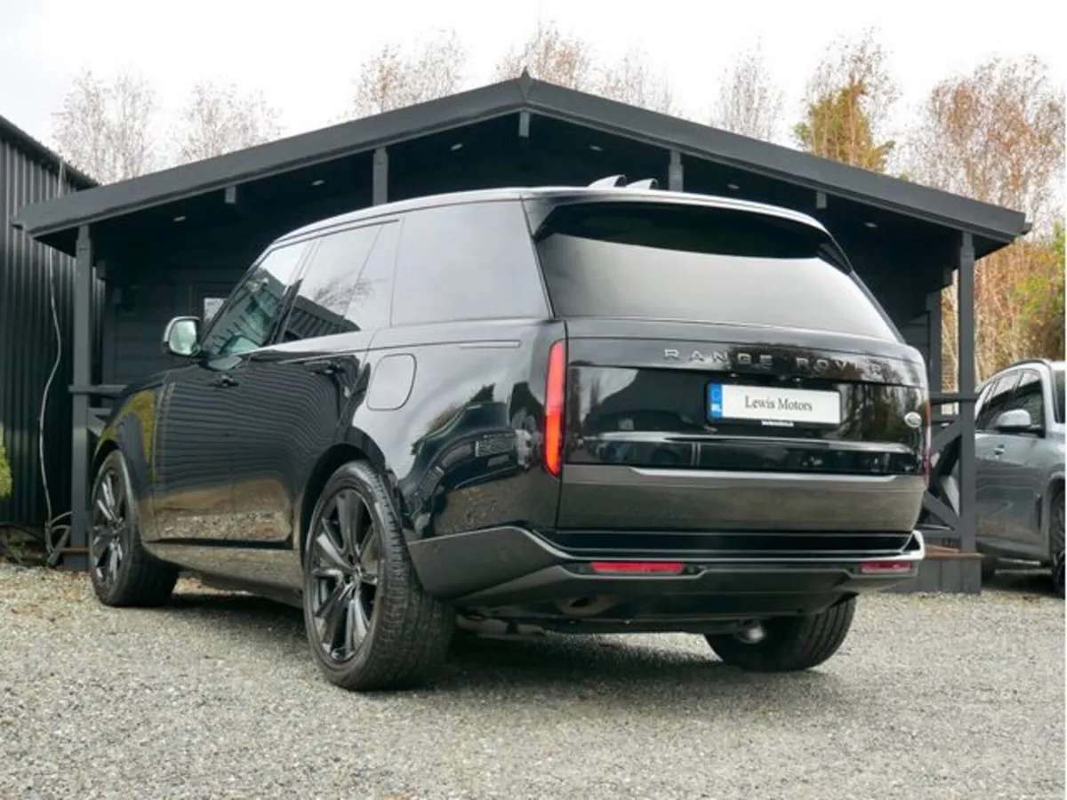 Land Rover Range Rover SE P440E 3.0 PHEV, PAN ROOF - Image 4